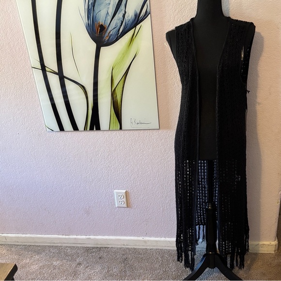 Tops - New long black sleeveless cardigan size large